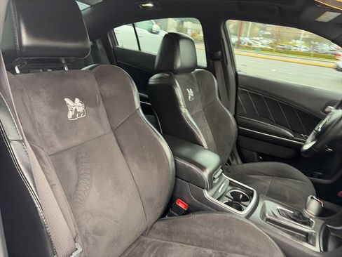 Used 2016 Dodge Charger R/T Scat Pack w/ Technology Group image 21