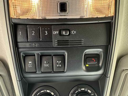 Used 2024 Toyota 4Runner TRD Off-Road Premium AWD/4WD image 22