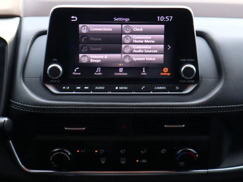 Used 2023 Nissan Rogue S image 14