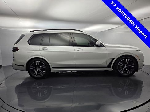 Used 2023 BMW X7 xDrive40i w/ M Sport Package image 11
