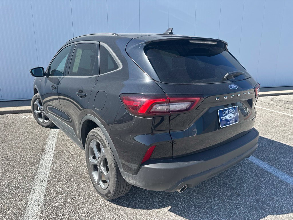 Certified 2025 Ford Escape ST-Line Select AWD/4WD image 5