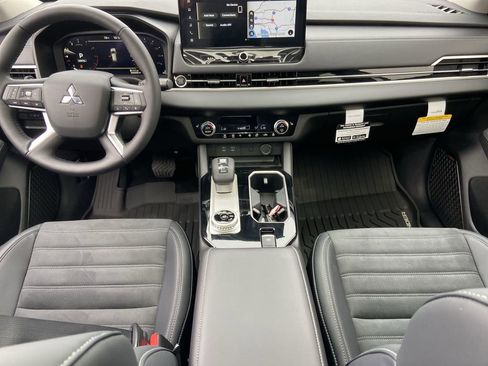 New 2026 Mitsubishi Outlander SE FWD image 17