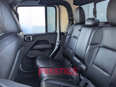 Used 2023 Jeep Gladiator Rubicon w/ LED Lighting Group AWD/4WD image 33