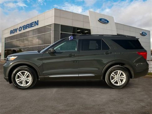 Certified 2023 Ford Explorer XLT image 2