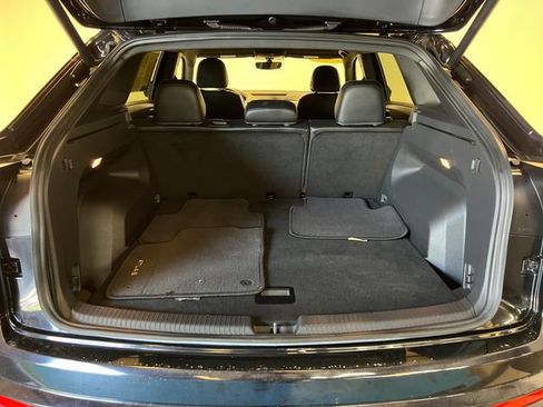 Used 2021 Volkswagen Atlas Cross Sport SE image 5