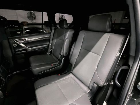 Used 2023 Lexus GX 460 Premium w/ Accessory Package image 20