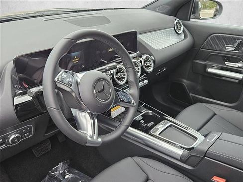 Certified 2025 Mercedes-Benz GLA 250 image 3