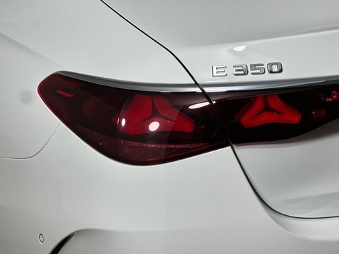 Used 2025 Mercedes-Benz E 350 Sedan image 26