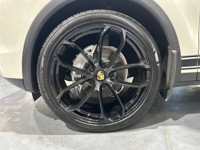 Used 2011 Porsche Cayenne AWD/4WD image 8