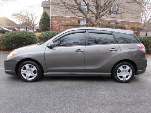 Used 2006 Toyota Matrix XR image 2