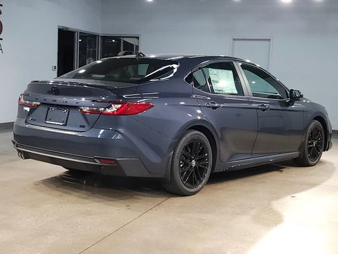 New 2026 Toyota Camry SE FWD image 7