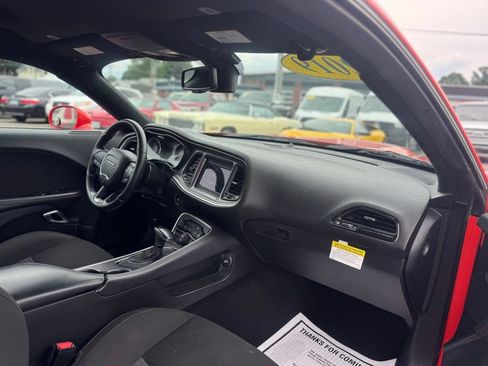 Used 2019 Dodge Challenger R/T RWD image 22