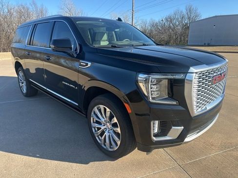 Used 2023 GMC Yukon XL Denali image 7