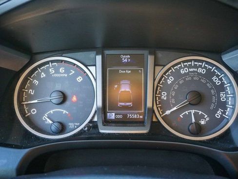 Used 2018 Toyota Tacoma SR5 image 22