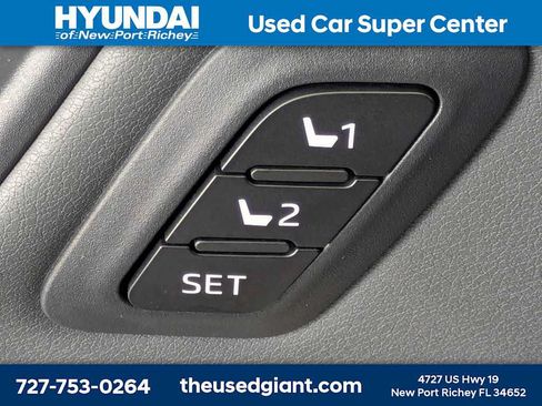 Used 2022 Toyota Venza Limited AWD/4WD image 26