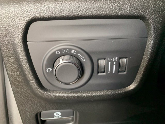 Used 2023 Jeep Grand Cherokee Altitude AWD/4WD image 25