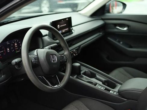 Used 2025 Honda Accord LX image 17