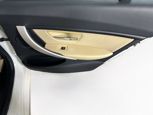 Used 2018 BMW 320i Sedan image 27