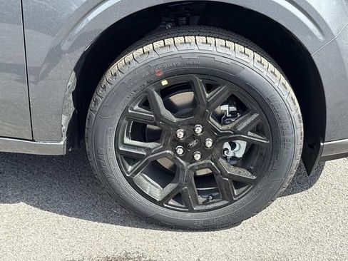 New 2026 Ford Maverick Lobo AWD/4WD image 9