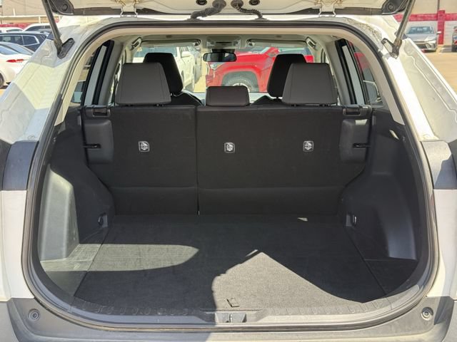 Used 2025 Toyota RAV4 XLE FWD image 32