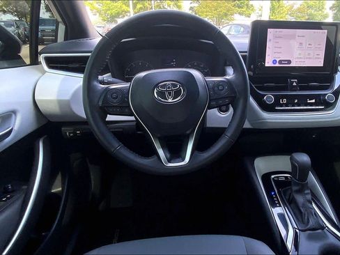 Used 2024 Toyota Corolla SE FWD image 6