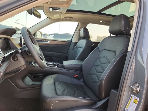 New 2026 Volkswagen Atlas SE FWD image 13