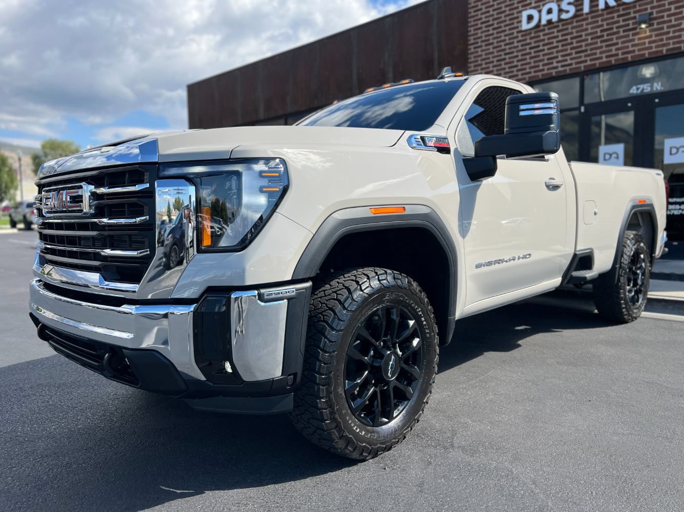 Used 2026 GMC Sierra 2500 SLE AWD/4WD image 9