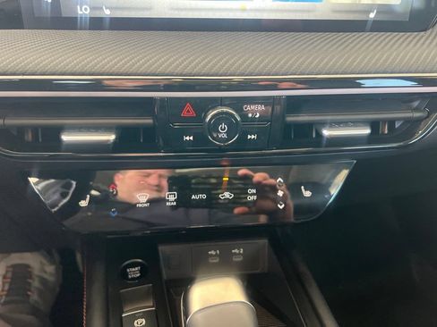 Used 2025 Nissan Kicks SR w/ SR Premium Package AWD/4WD image 54
