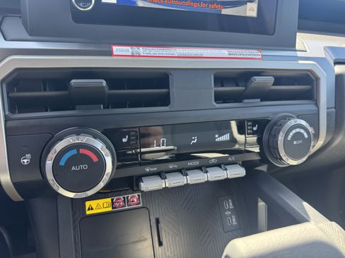 Certified 2025 Toyota Tacoma SR5 AWD/4WD image 26