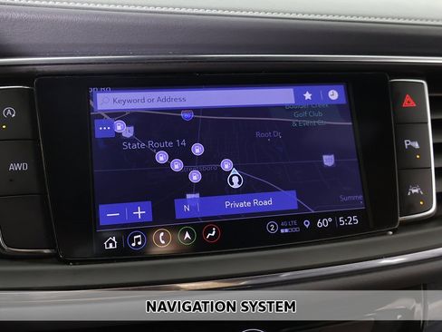 Used 2024 Buick Enclave Premium image 3