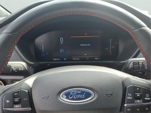 Used 2025 Ford Escape ST-Line Select AWD/4WD image 19