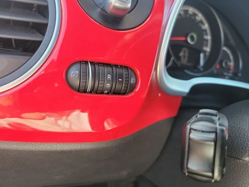 Used 2019 Volkswagen Beetle 2.0T SE w/ SE Premium Package image 31