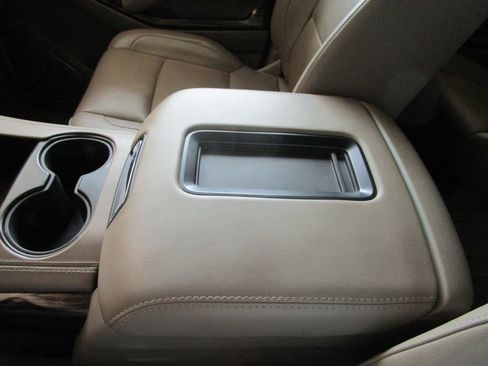 Used 2019 GMC Yukon XL SLT RWD image 42