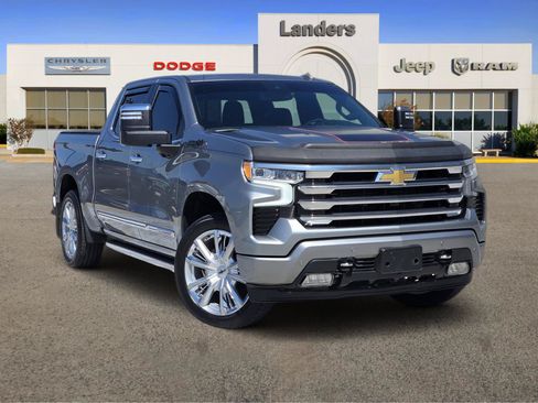 Used 2024 Chevrolet Silverado 1500 High Country w/ High Country Premium Package AWD/4WD image 1