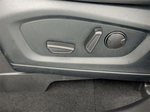 Used 2021 Ford Explorer XLT w/ Equipment Group 202A image 14