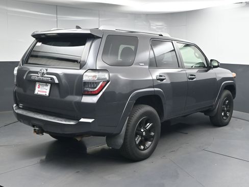 Used 2016 Toyota 4Runner SR5 image 4