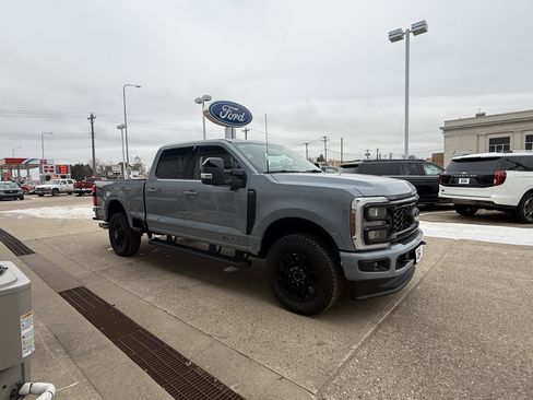 New 2026 Ford F350 Lariat w/ Black Appearance Package image 8
