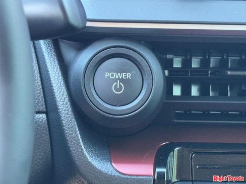 Used 2025 Toyota Prius Plug-In Hybrid image 26