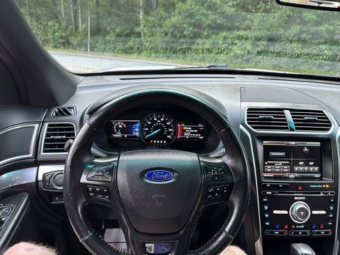 Used 2016 Ford Explorer Sport w/ Equipment Group 401A AWD/4WD image 30