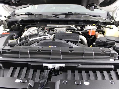Used 2023 Chevrolet Silverado 2500 LT AWD/4WD image 17