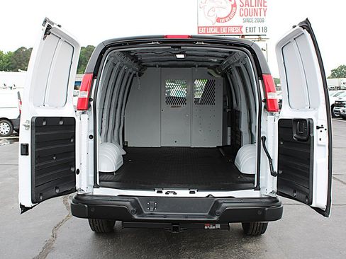 Used 2025 GMC Savana 2500 Extended w/ Driver Convenience Package RWD image 16