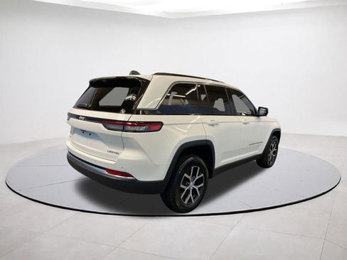 Certified 2025 Jeep Grand Cherokee Limited w/ Luxury Tech Group II AWD/4WD image 6