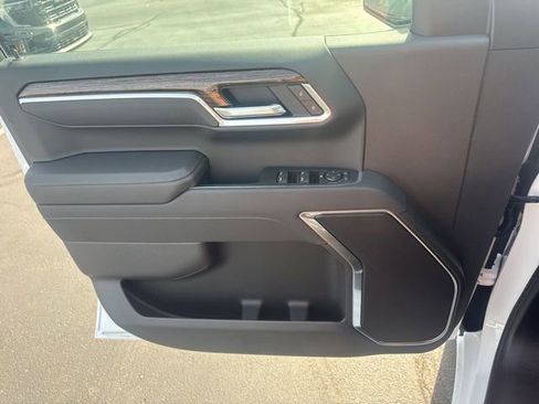 New 2026 GMC Sierra 1500 SLE w/ Preferred Package image 13