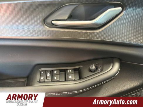 New 2025 Jeep Grand Cherokee L Altitude image 8