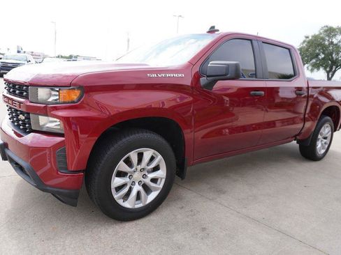 Used 2022 Chevrolet Silverado 1500 Custom w/ Safety Confidence Package RWD image 3