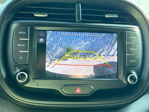 Used 2023 Kia Soul LX w/ Option Group 015 FWD image 17