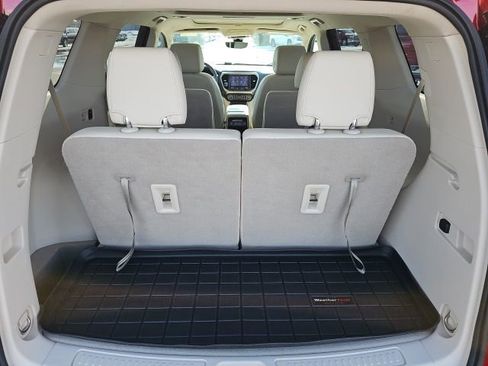 Used 2021 GMC Acadia Denali w/ Denali Technology Package image 9