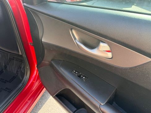 Used 2019 Kia Forte LXS FWD image 19