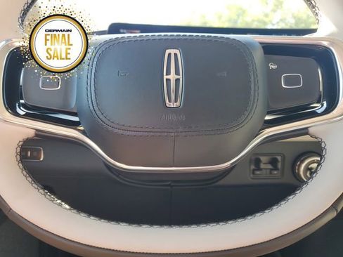 New 2025 Lincoln Navigator Reserve image 21