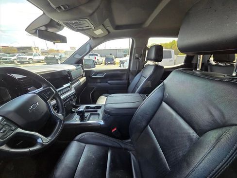 Used 2023 Chevrolet Silverado 1500 LT Trail Boss w/ Protection Package AWD/4WD image 4